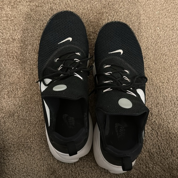 Nike presto fly mens size 11 black and white - Picture 2 of 6